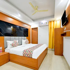Hotel Galaxy Near Delhi Airport *** New Delhi
